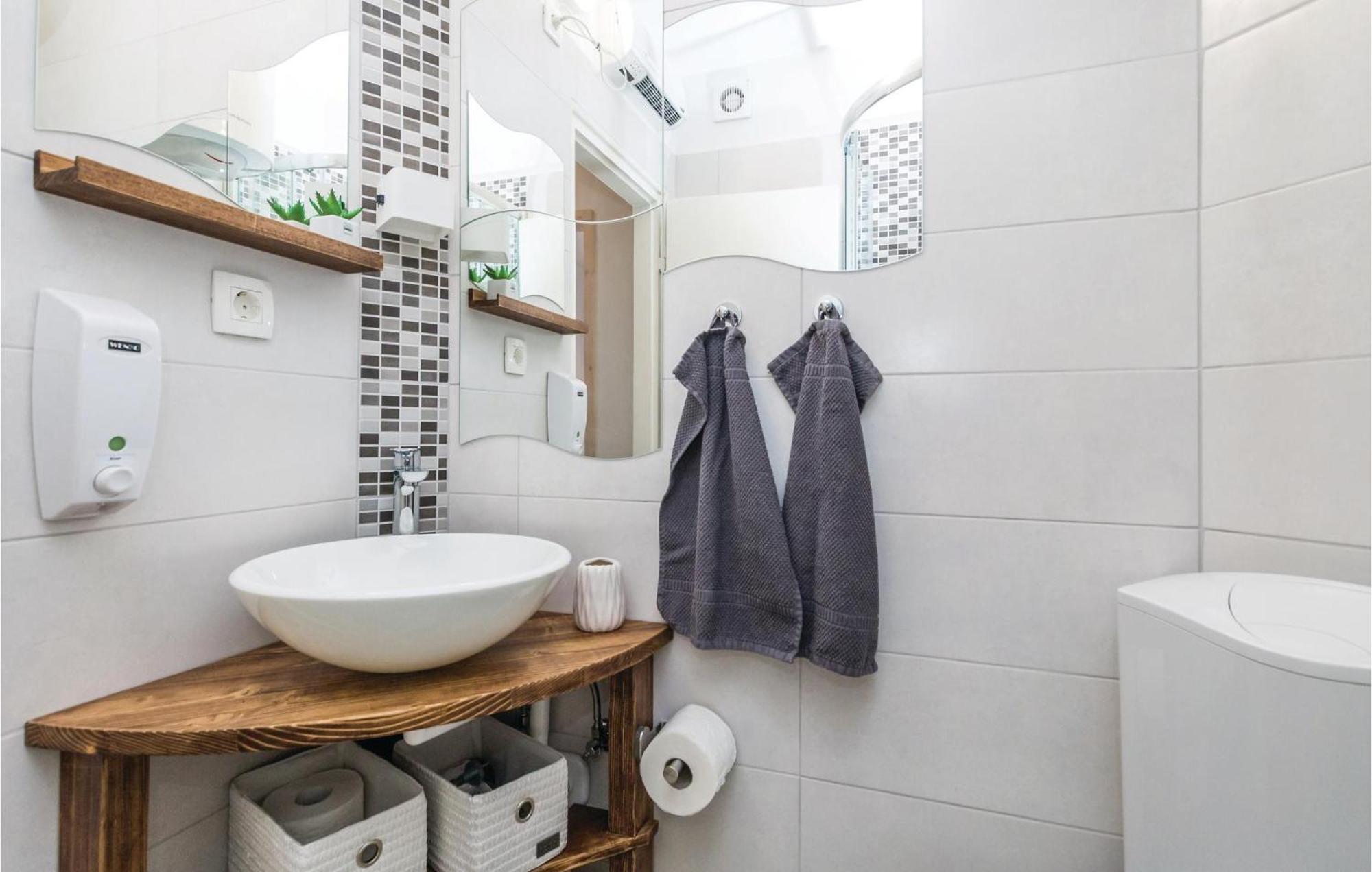 Gorgeous Apartment In Rijeka With House Sea View Kültér fotó